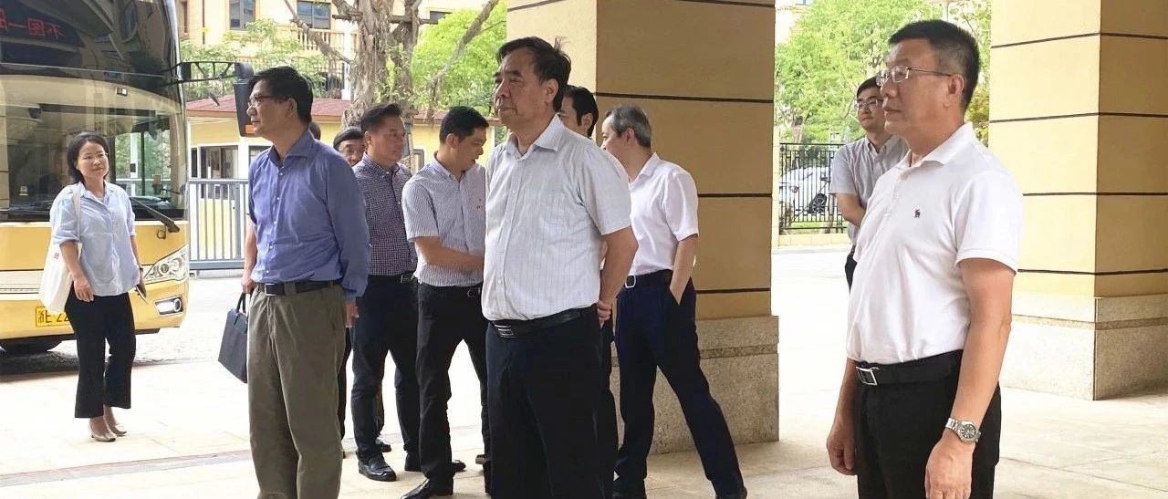 民政部政策研究中心主任王杰秀一行莅临长兴寓健颐养护理中心调研