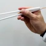 日本首创研发“发电筷子”，通过电刺激可使食物咸味增加1.5倍