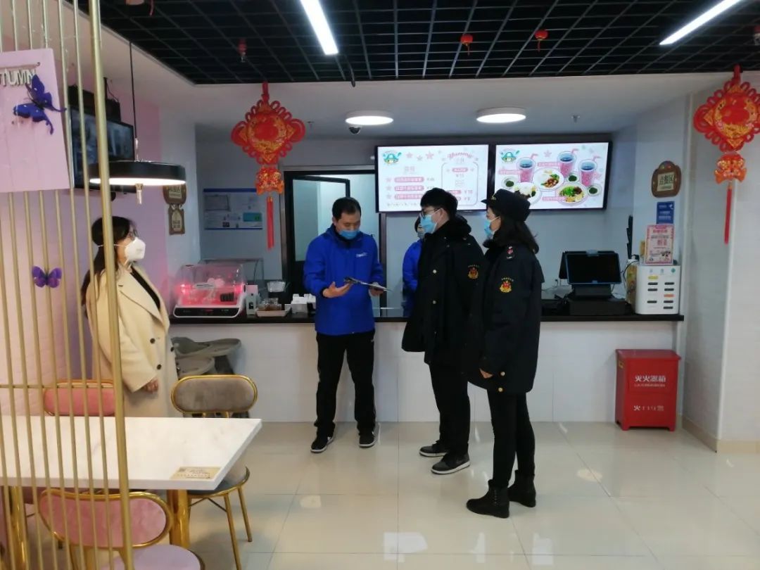 图片5陶玮丽妻子工作照.jpg