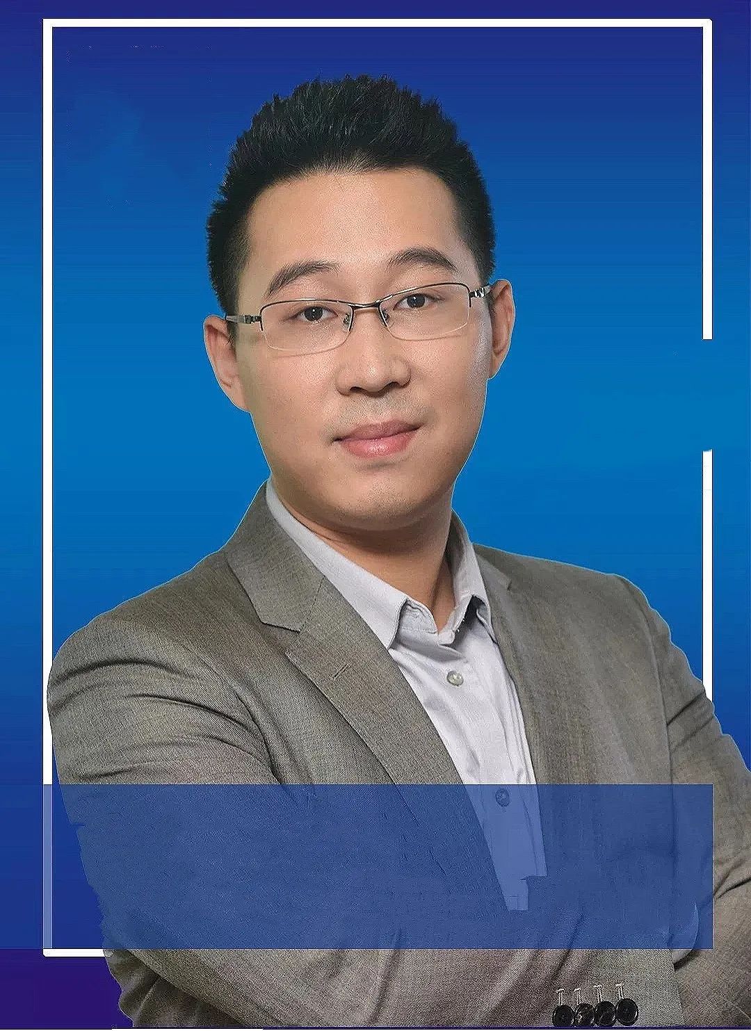 胡洋.jpg