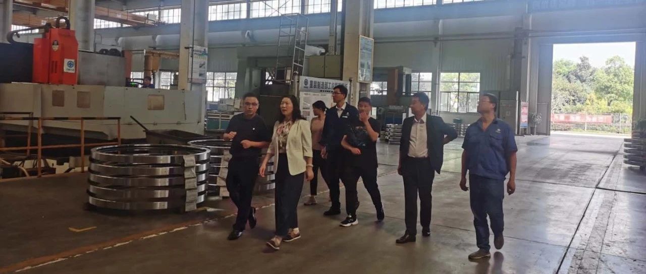 经开区（示范园区）党工委委员、管委会副主任钱红梅带队开展节前特种设备及食品安全检查
