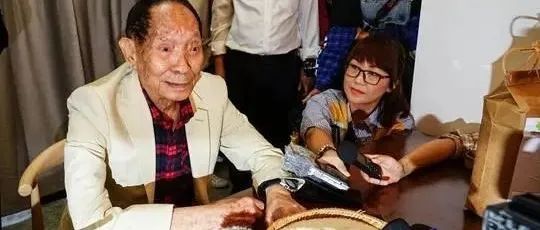 “杂交水稻之父”袁隆平逝世，享年91岁