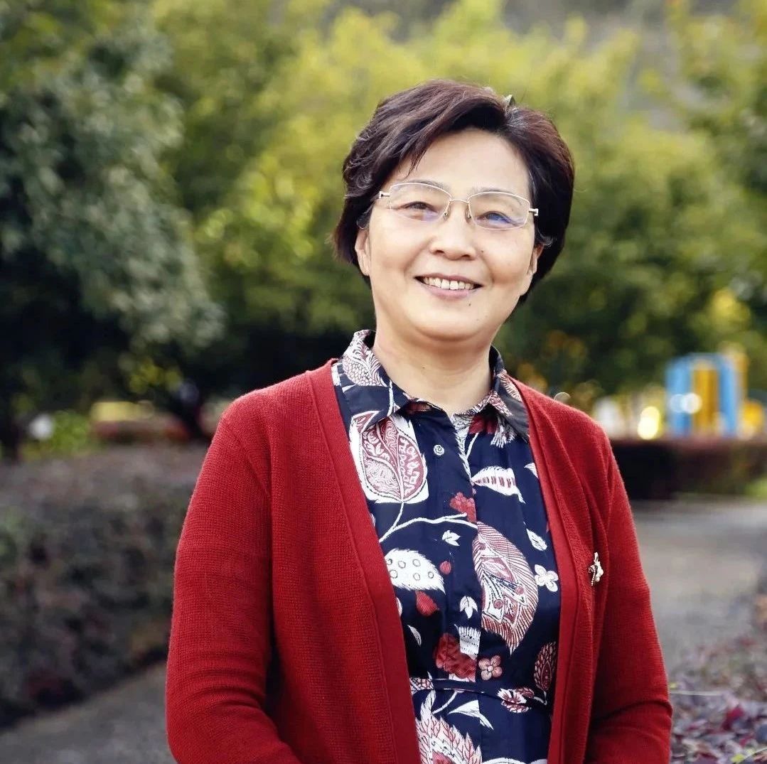 人福医药集团副总裁、总工程师李莉娥荣获“湖北省百名优秀女性科技创新人才”称号