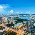 大湾区试点快速审批部分港澳上市药械 首批已抵深圳