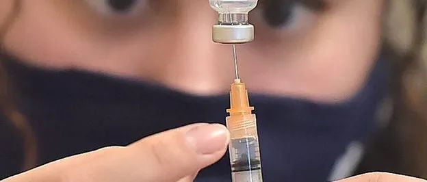 FDA批准辉瑞新冠疫苗上市, 国产疫苗何时正式获批？