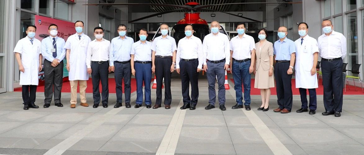 中国侨联主席万立骏、湖北省委常委、武汉市委书记王忠林一行莅临亚心总医院调研指导