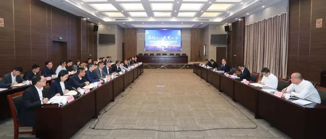 市委副书记、代市长洪湖鹏来新区走访调研