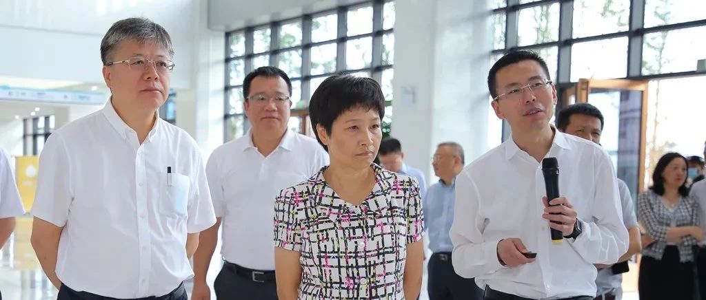 省科技厅党组书记何杏仁赴温州调研科技创新工作
