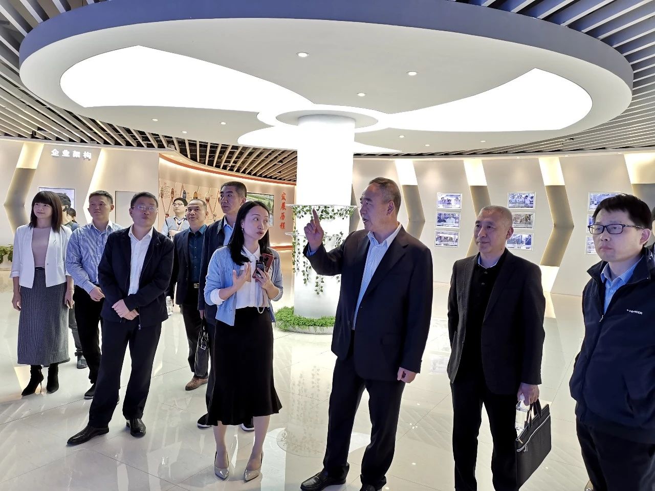 省人力社保厅“十四五”规划和2021年工作思路调研组来丽调研