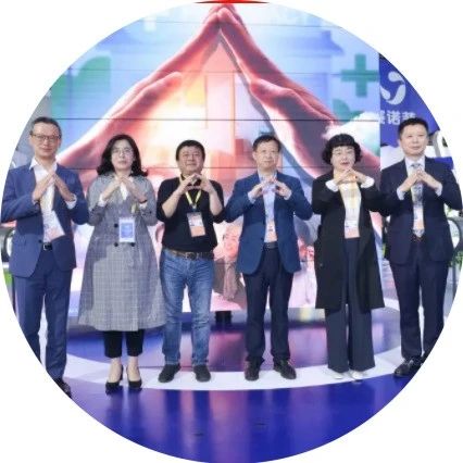 怡康医药董事长何煜受邀出席“智慧零售，慢病小屋”全国启动仪式，荣获赛诺菲“最佳潜力伙伴”奖