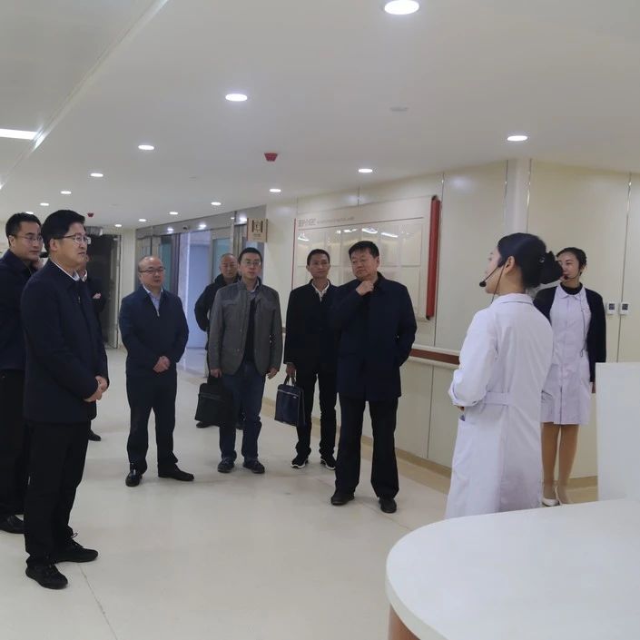 甘肃省委政研室副主任、省委财经办副主任黄克之一行莅临兰州离子医院调研