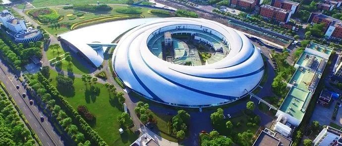 一批大科学设施建设年内将取得重大进展，上海科创中心转向核心功能提升