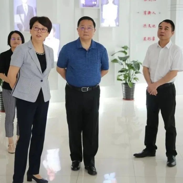 市委宣传部领导来嘉定区融媒体中心调研，强调：媒体要围着“人”转