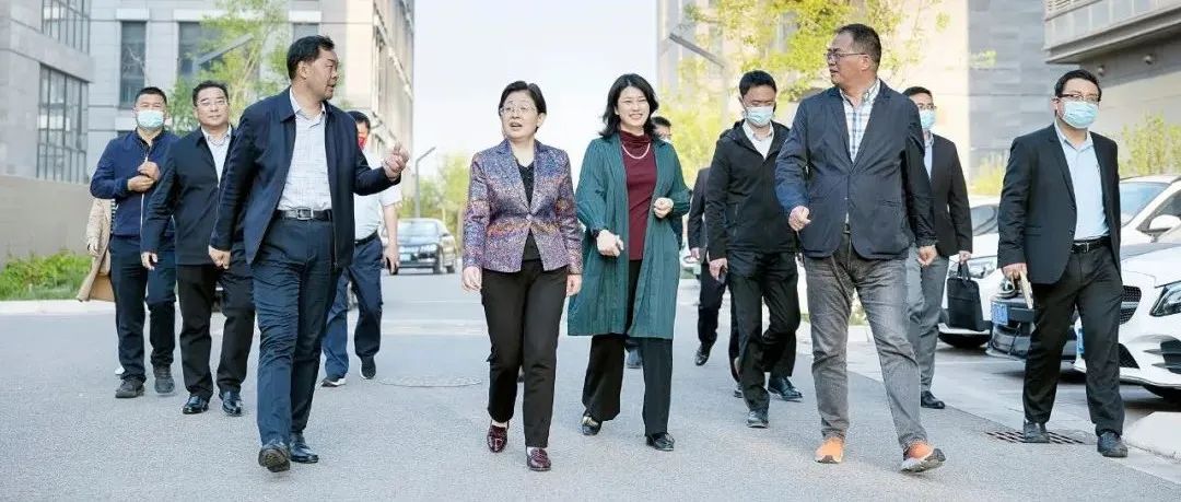 烟台市人大常委会党组书记、主任朱秀香到高新区企业走访调研