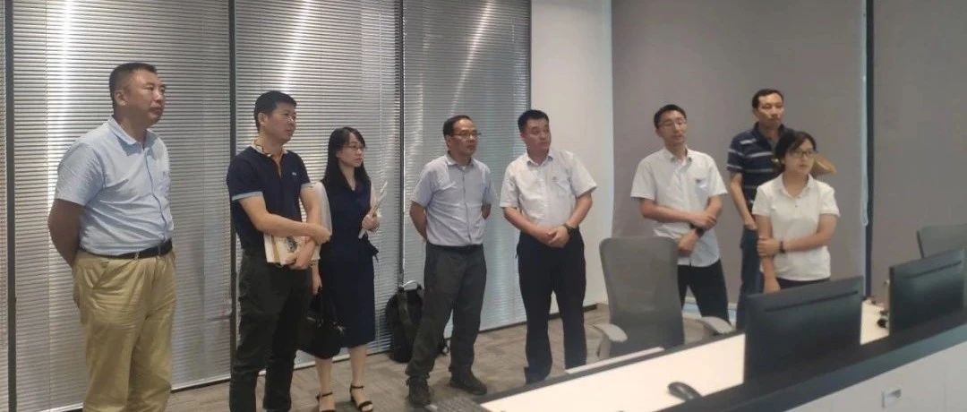 市发改委组织赴扬子江生态文明创新中心调研
