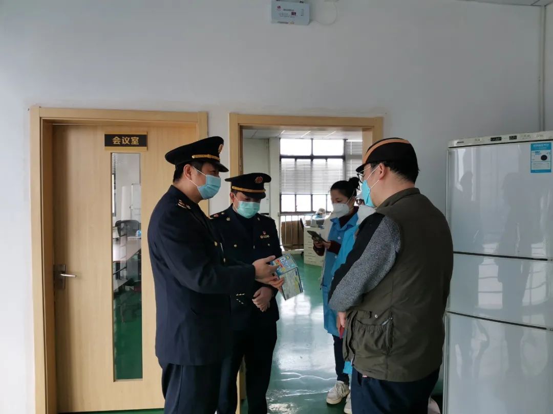 图片4陶玮丽丈夫工作照.jpg