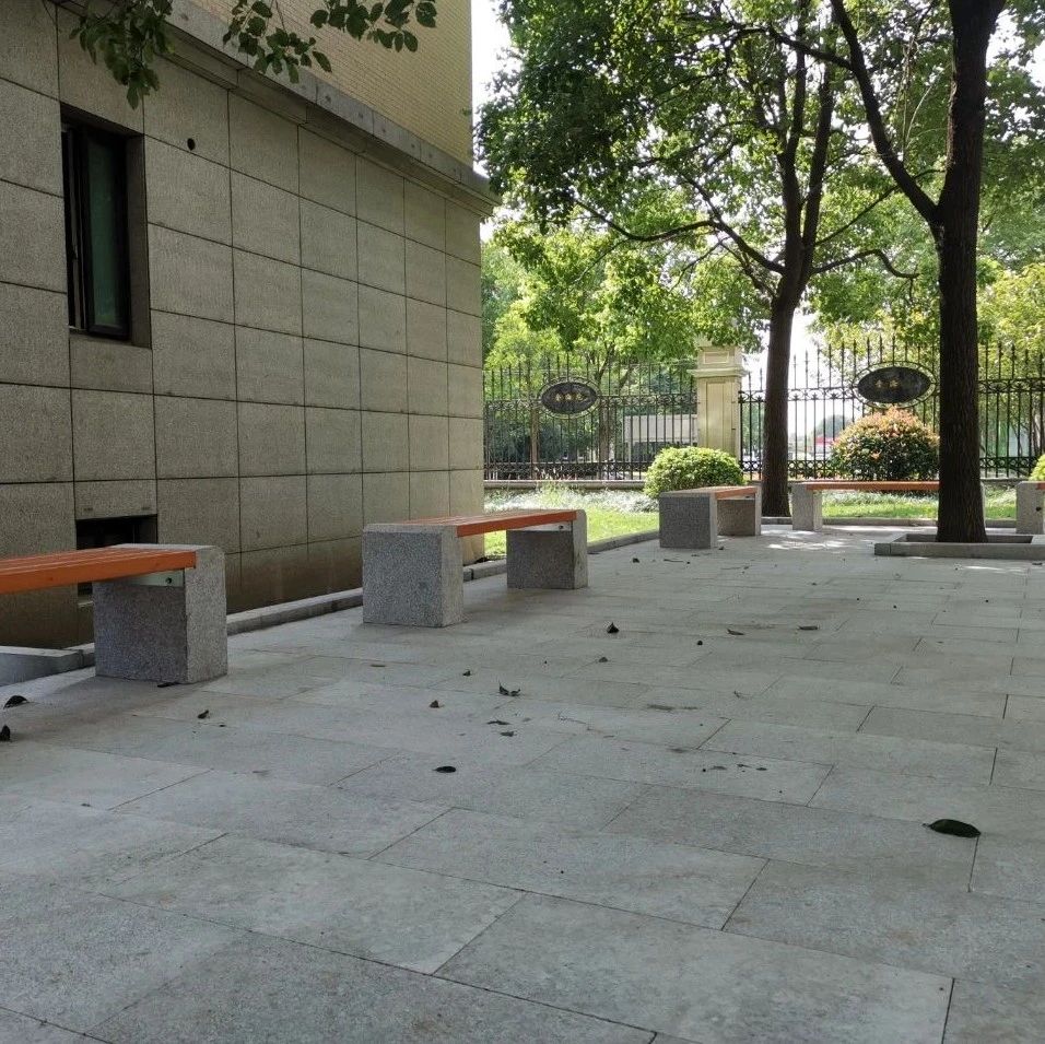 “茄山河”再也不用小板凳了~方便动迁小区居民，共建单位很给力！