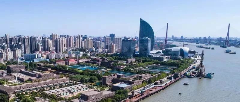 刘学新调研杨浦部分重点企业 谢坚钢陪同