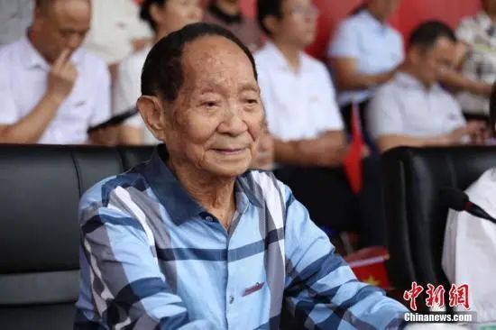 袁隆平(资料图)中新社记者 何纲跃 摄